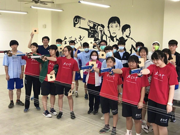 【媒體報導】酷！校園裡就可練靶 左營高中設南部首間空氣槍靶場的顯示圖片